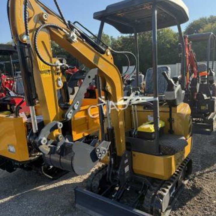 #55 • Mini Excavator - Gas - Hydraulic Thumb