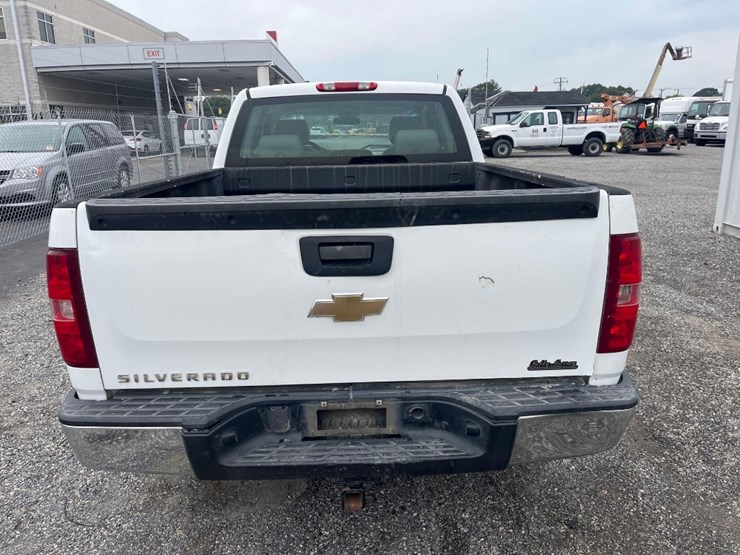 2011-chevrolet-silverado-1500-image-10