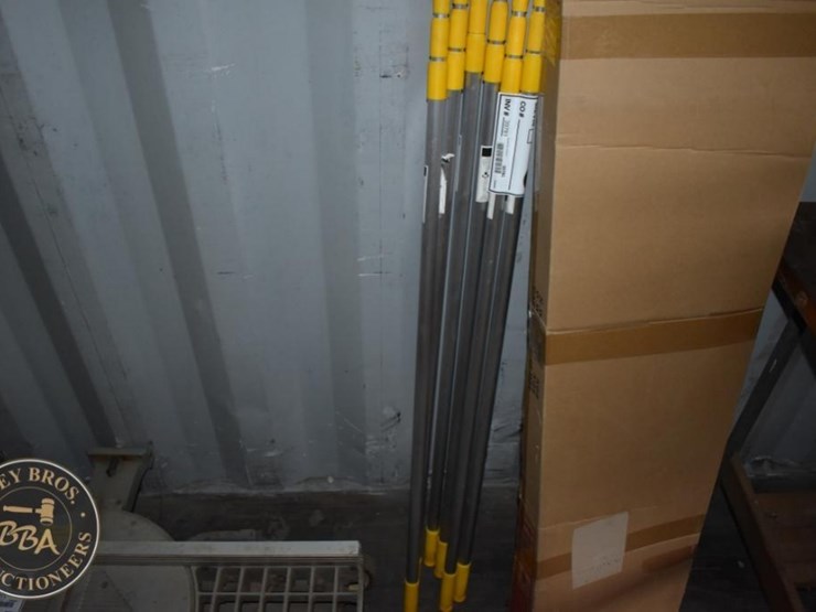 telescoping-broom-handles-image-1