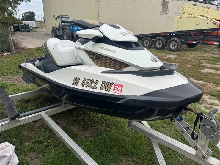 2012-sea-doo-gtx-limited-250-92-hours-showing---s/n:-ca-ydv10455e212-triton-dual-pwc-trailer---vin-image-8