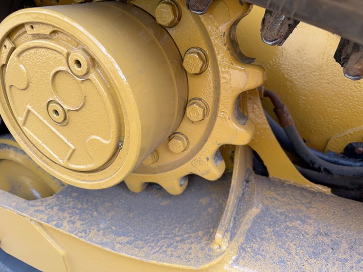 2021-caterpillar-259d3-image-12