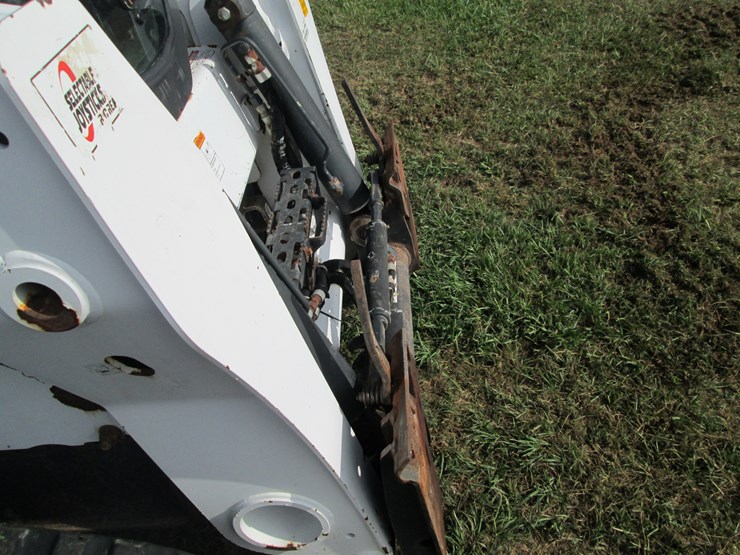 2019-bobcat-t870-image-15