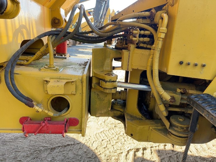 1990-caterpillar-d30d-image-17