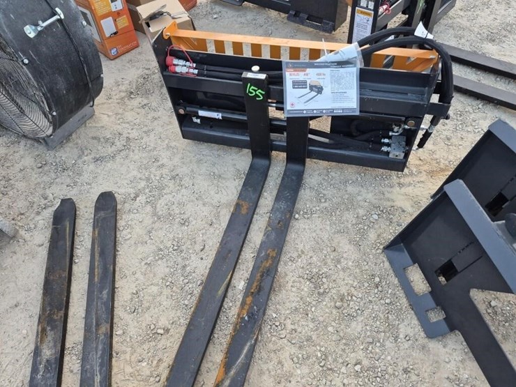 wolverine-pfa-11-3300g-hydraulic-pallet-forks-image-1