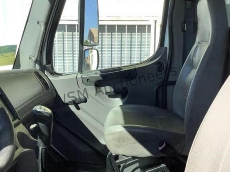 2012-freightliner-m2-f/b-image-25