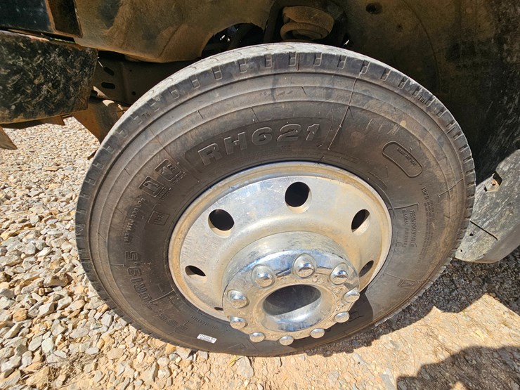 2005-ford-f550-image-65
