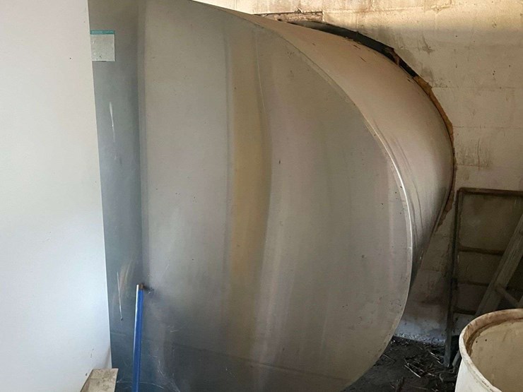 mueller-2000-gallon-milk-tank-image-4