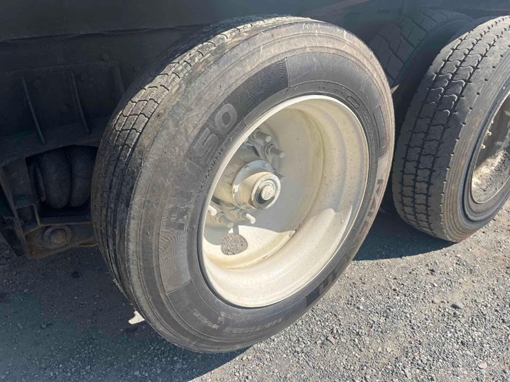2005-freightliner-m2-20yd-rear-load-refuse-truck-image-15