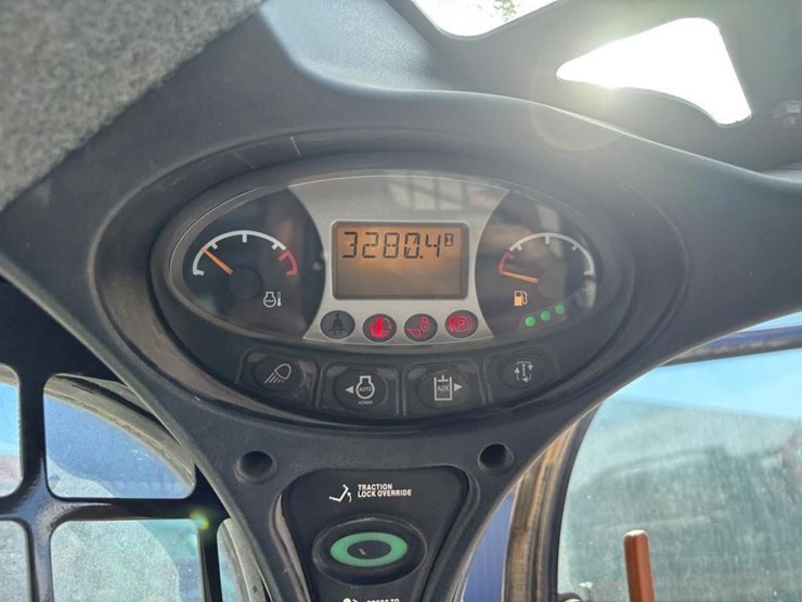 2022-bobcat-t870-image-29