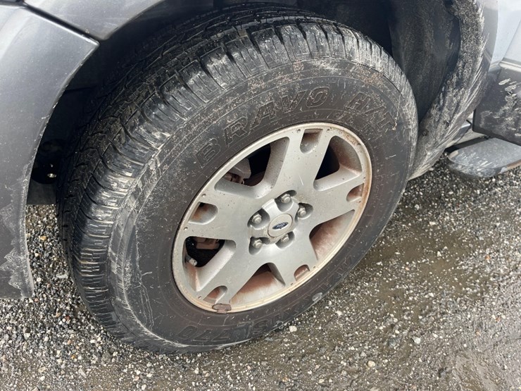 2004-ford-escape-xlt-image-12