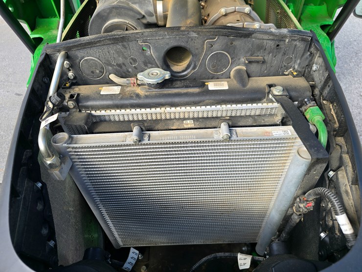 john-deere-4044r-image-57