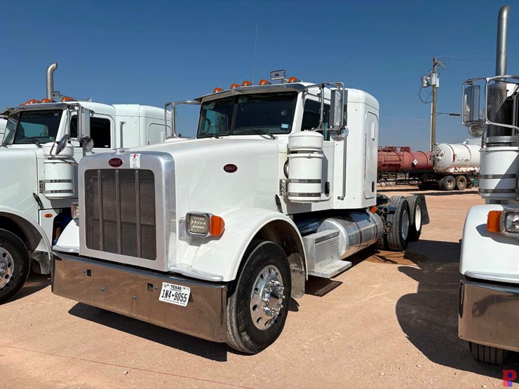2012-peterbilt-367-image-2