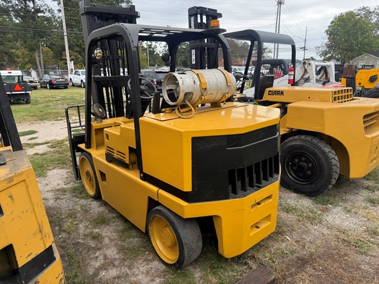 caterpillar-t125d-image-4