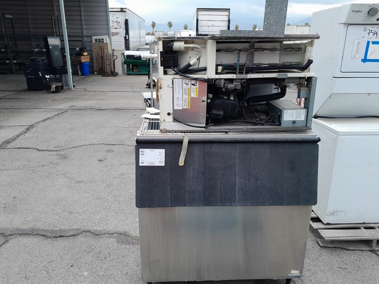 lot#-619-hoshizaki-ice-maker-image-1