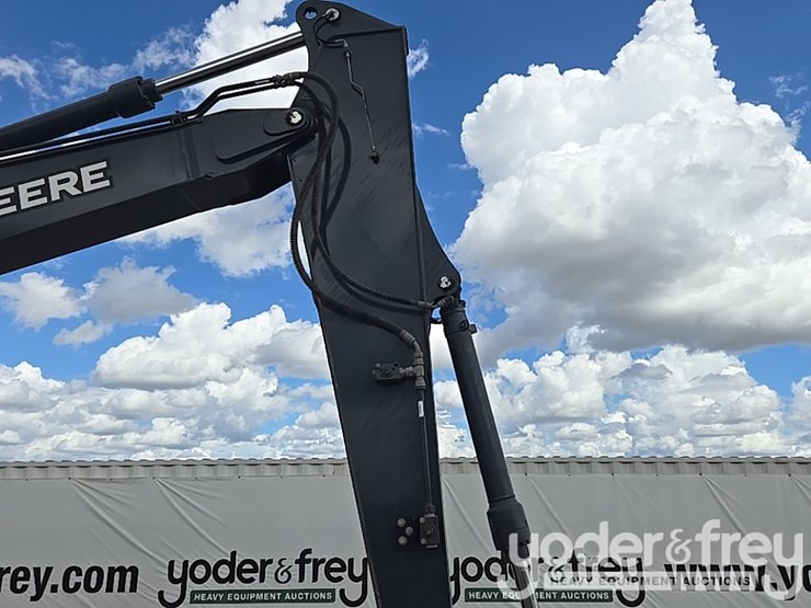 2022-deere-130g-image-27