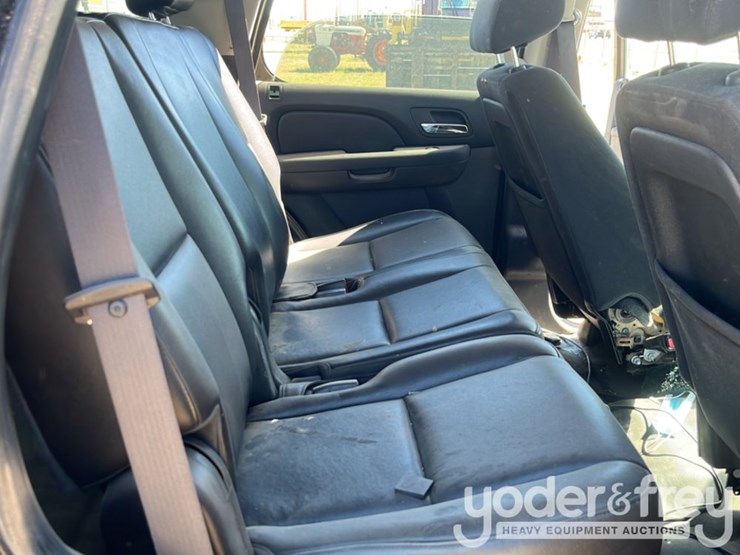 2012-chevrolet-tahoe-image-19