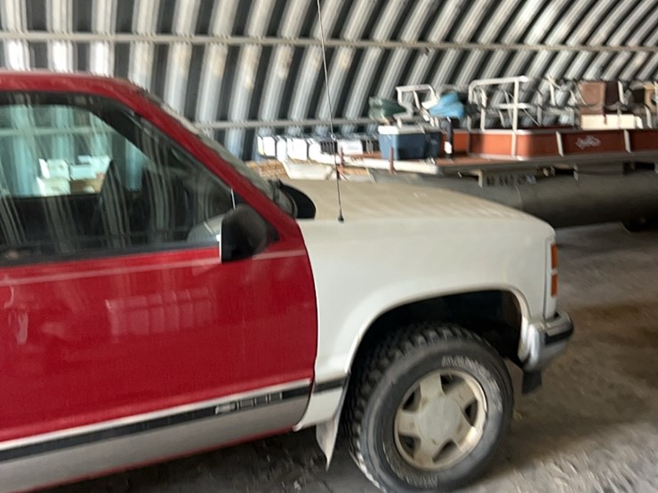 1998-chevrolet-half-ton-four-wheel-drive-pick-up,￼-showing-254,000-miles,-used-for-farm-service-pick-up,-works-great-image-8