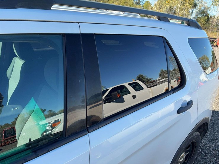 2014-ford-explorer-image-9