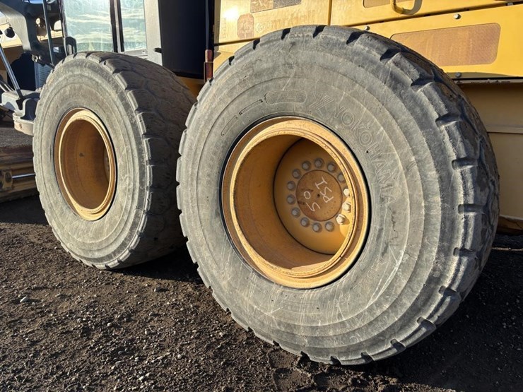 2011-deere-872gp-image-34