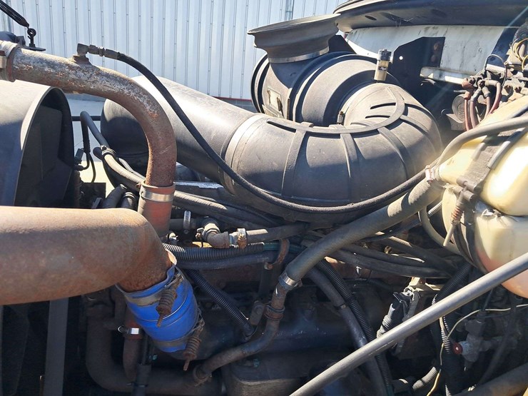 2000-mack-ch-tanker-truck-image-26