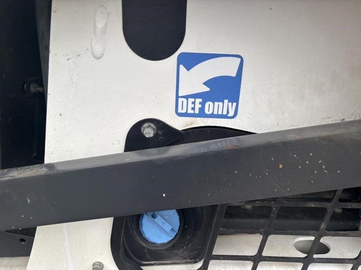 2021-bobcat-t770-image-34