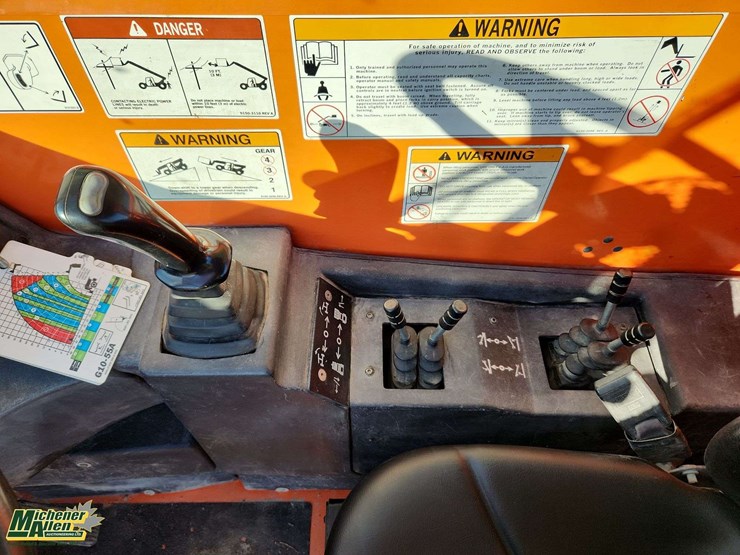 2010-jlg-g10-55a-image-12
