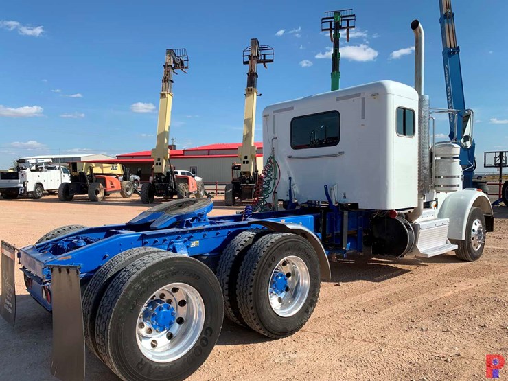 2012-peterbilt-367-image-6