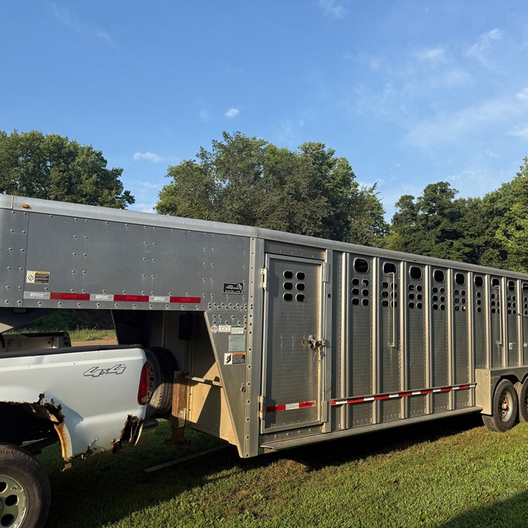 2010 WILSON LIVESTOCK TRAILER