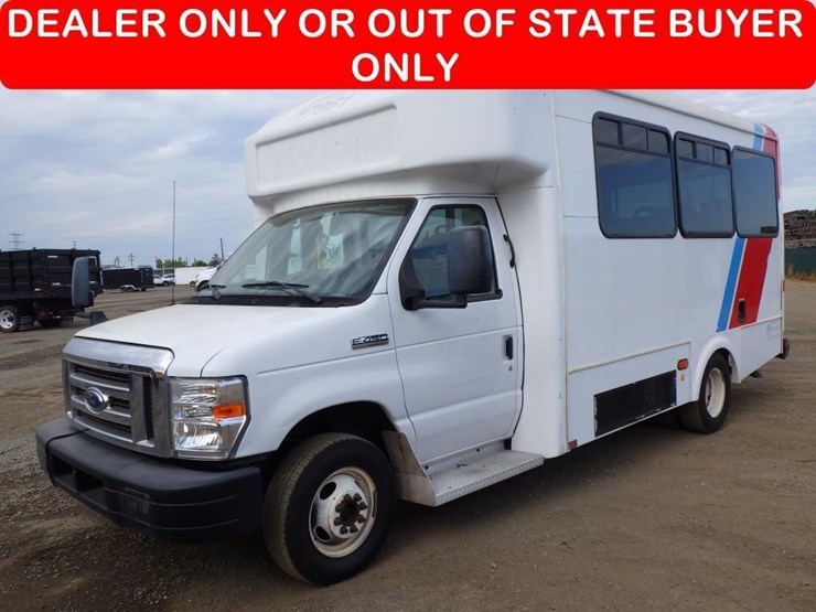 2017-ford-e450-image-1