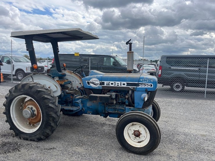 1992-ford-3930-image-4