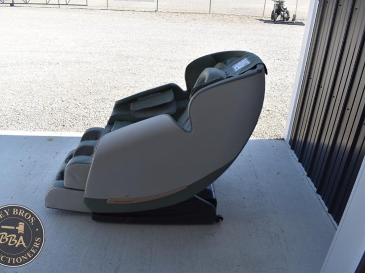 massage-chair-with-full-body-and-reclining-function-image-3