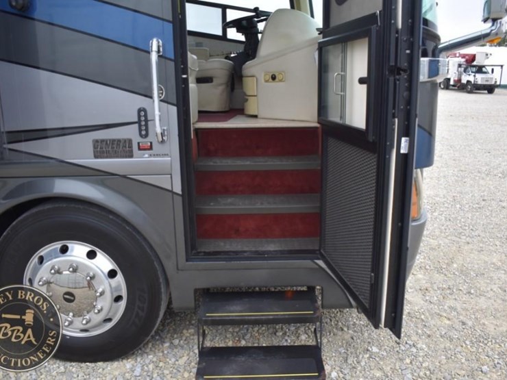 2006-thor-motor-coach-mandalay-40e-38083-image-36