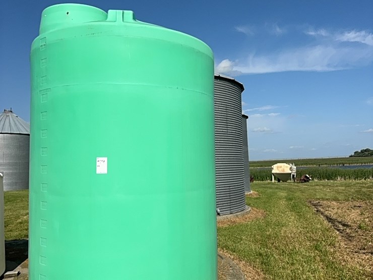 3,000-gallon-water-tank-image-1