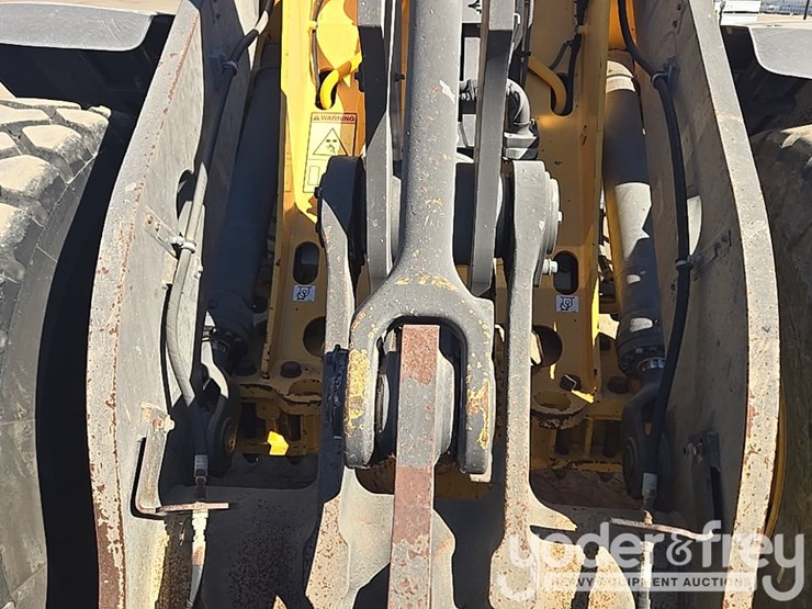 2016-volvo-l70h-image-22