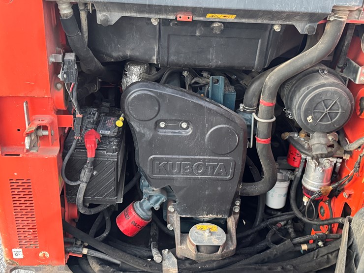 kubota-ssv65-image-32