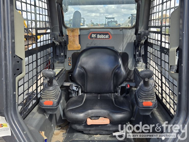 2022-bobcat-t76-image-44