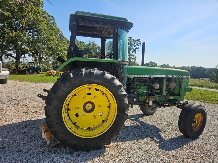 john-deere-3040-image-16