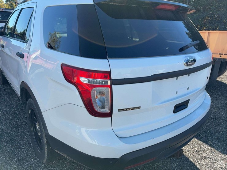 2014-ford-explorer-image-11