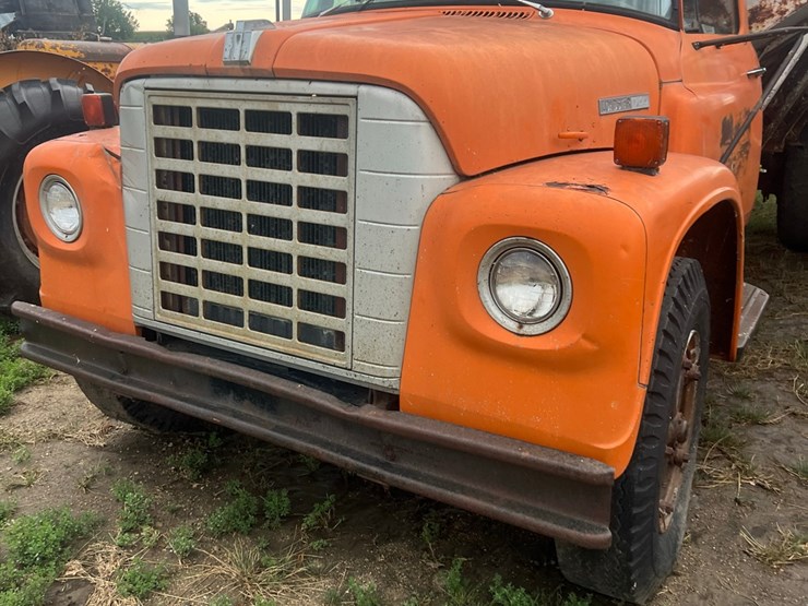 vintage-ih-truck,-not-running-image-5