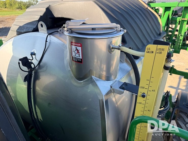 2021-john-deere-r4044-image-122