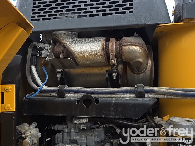 2022-deere-130g-image-43