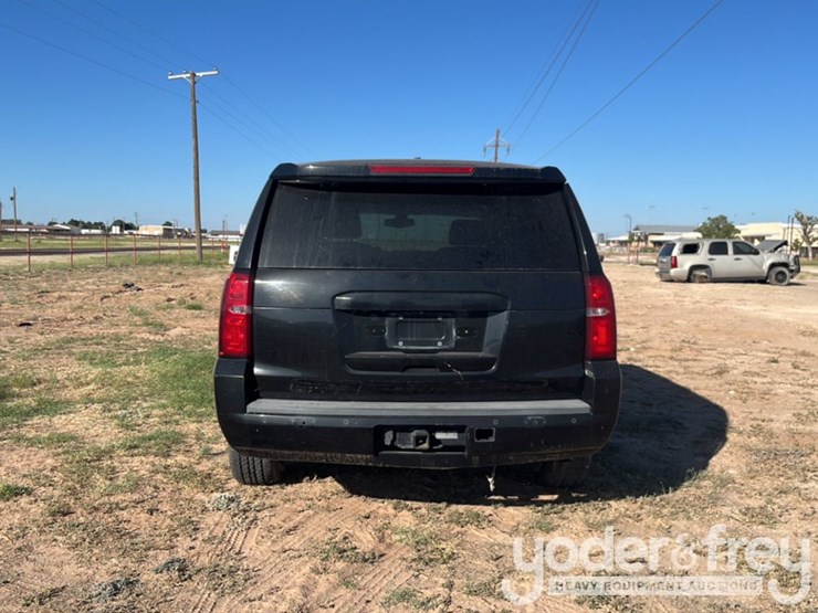 2015-chevrolet-tahoe-image-4