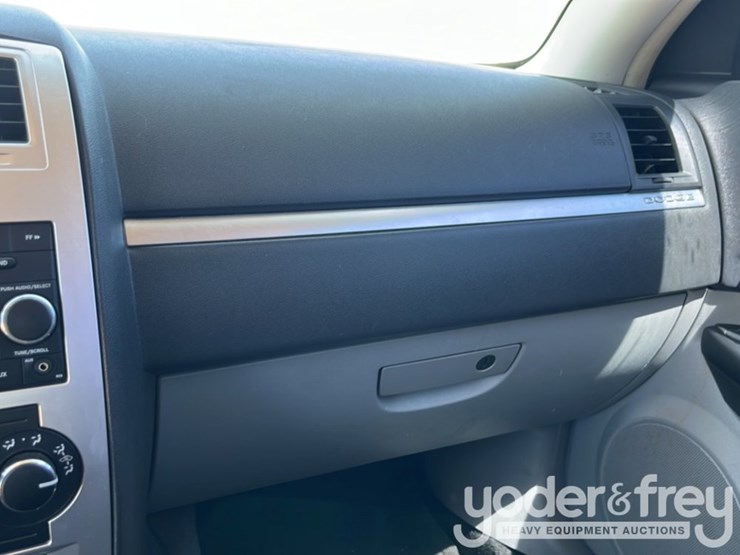 2008-dodge-charger-image-22