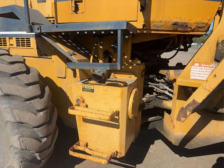 komatsu-180-wheel-loader-image-30