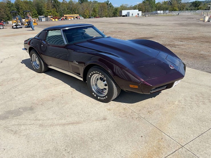 1973-chevrolet-corvette-image-3