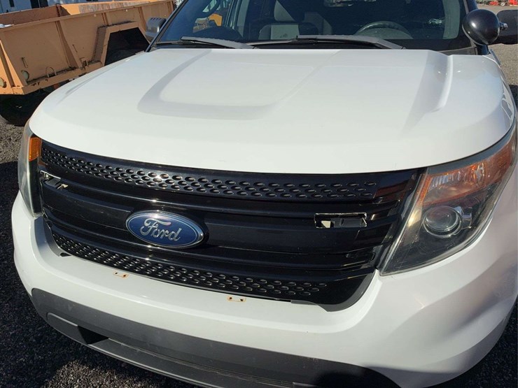 2014-ford-explorer-image-3