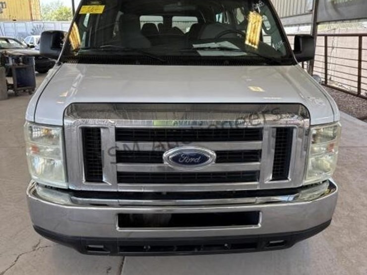 2008-ford-e350-image-3