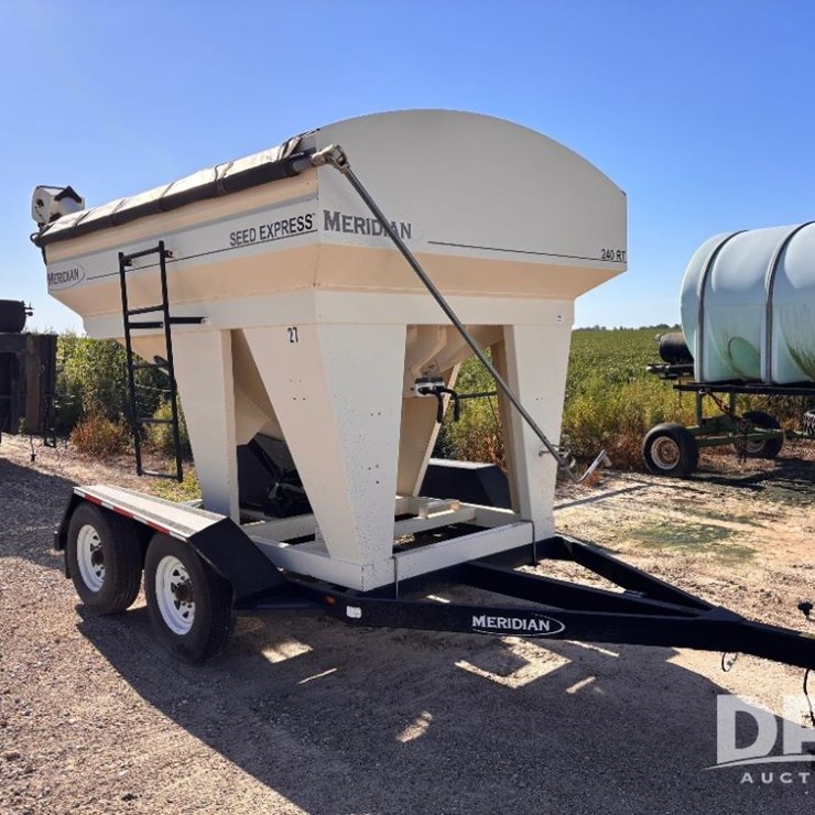 2010 MERIDIAN 240RT