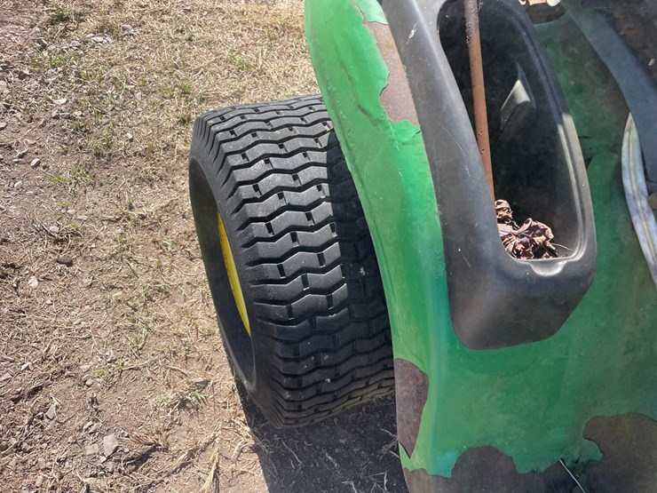 john-deere-la120-image-10