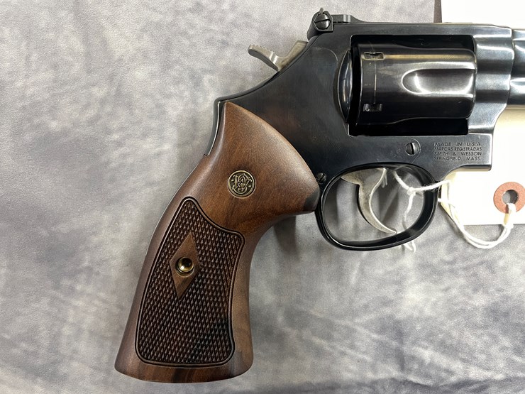 #4034-•-smith-&-wesson-model-19,-sn:-eet8002-image-12